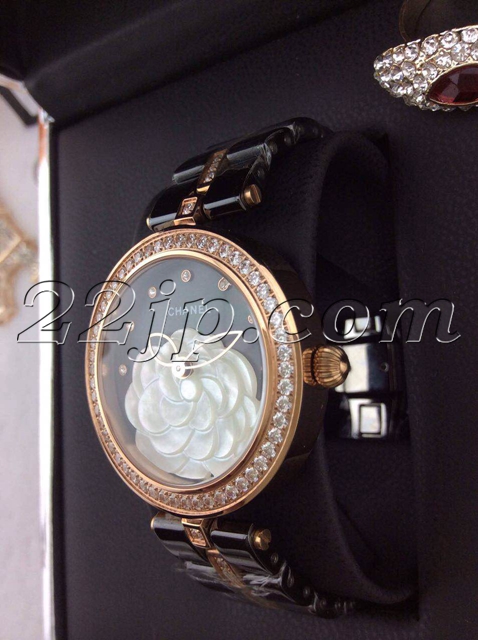 シャネル時計背面デザイン